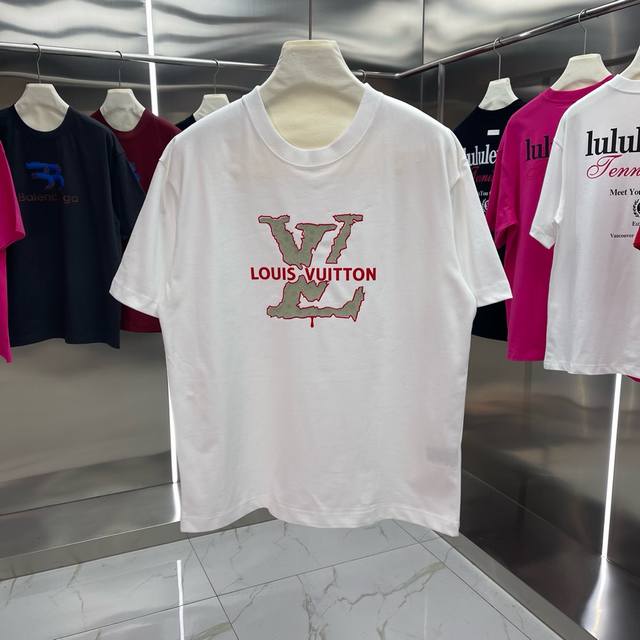 p110（款号：Ys48）高端品质吊打抹布随便对比 louis Vuitton 路易威登短袖T恤 高端32S双纱280克面料 印花采用超高品质不脱胶工艺 超高克