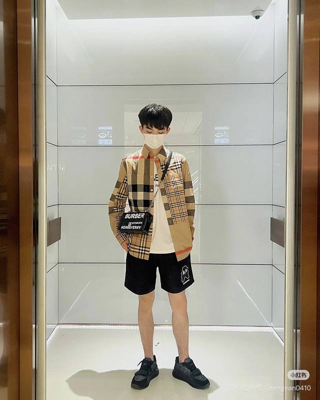 p170 款号：Hmy73#模特咨询图组 burberry/巴宝莉 限量款拼接撞色长袖衬衣 各大网红同款衬衫 百分百纯棉衬衫面料 这款衬衫包含了Bbr所有衬衫经