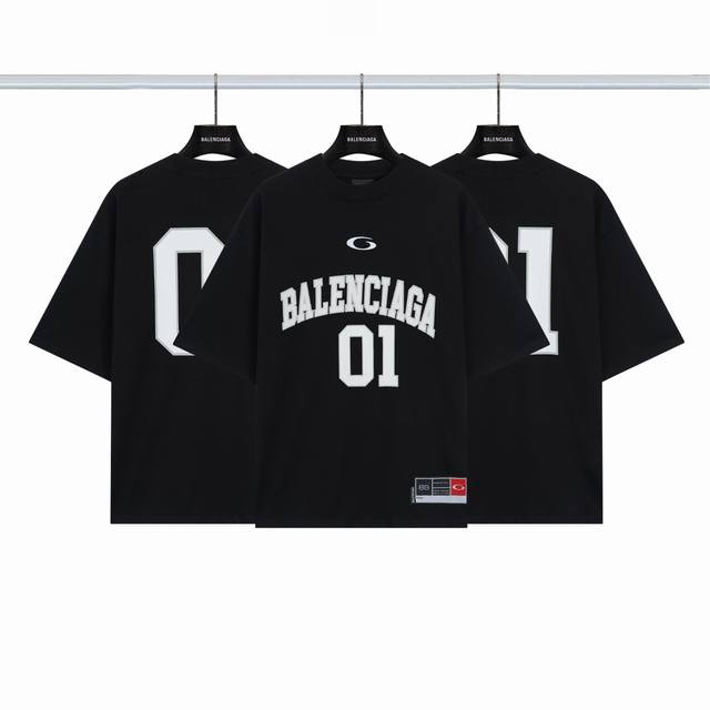 巴黎世家Balenciaga 球服01号短袖P110 2025Ss新主麦上身 刺绣为进口田岛万针刺绣贴布绣工艺 印花采用进口椭圆机胶浆印花 还原正品细节 区别市