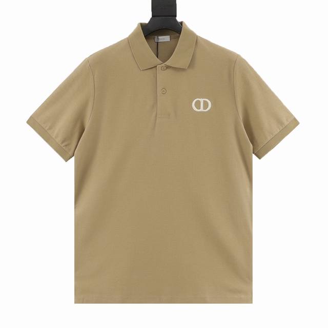 160 dior/迪奥 经典Cd刺绣短袖Polo衫 纯棉珠地棉面料经典款Polo衫，经典爆款系列，图案装饰让商务休闲风增添了俏皮的色彩，整体高级简单大方，面料有