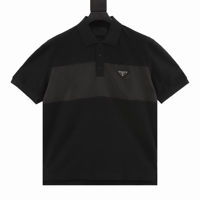 160 prada普拉达Prd 拼接贴布三角标短袖Polo衫 采用220G珠地布料，100%再生尼龙面料，胸口梭织拉链口袋， 定制三角标徽章装饰，隐形口袋设计。