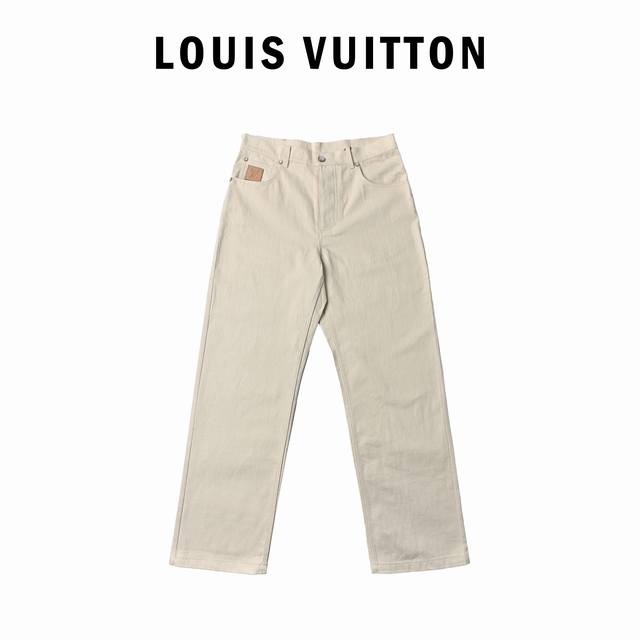 本地自取390 louis Vuitton路易威登25Ss品牌标识直筒牛仔裤 25春夏单品 世界是你的系列 这款牛仔裤采用奢华的丝棉混纺面料制作而成，宽松的版型