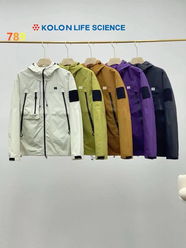 p190 克隆情侣款山系冲锋衣 山系户外风 入门级基础冲锋衣 三防面料 防风防水防剐蹭 外侧做了一层防泼水工艺，内里独立内胆，多巴胺配色 活力' '十足 全身拉