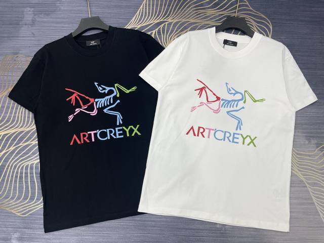 130 arcteryx始祖鸟2025春夏新款印花字母Logo圆领短袖T恤 精棉面料 全网独家首发 百搭款细节处理完美 进口印花Logo工艺 十分精致 网红明星