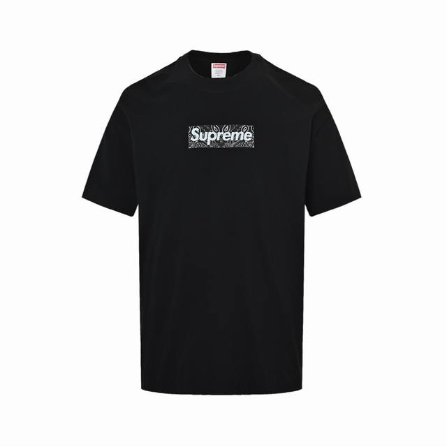 本地自取: 140 supreme 腰果花Box Logo印花短袖 关于面料短袖一直沿用：无缝圆筒面料工艺，懂得人都知道 面料也一直采用：16支精梳棉 领口采用