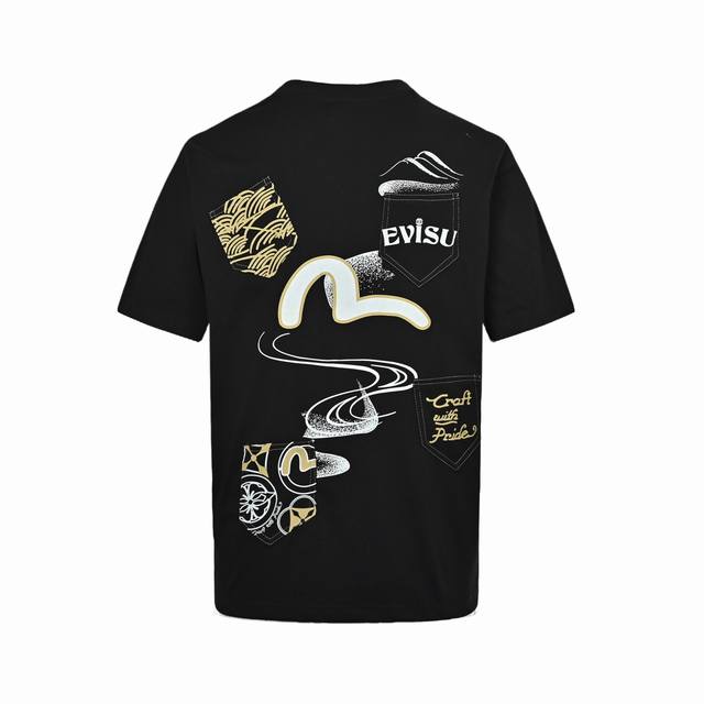 本地自取：160 evisu/福神 25Ss 多口袋印花短袖 这款T恤采用了异世风的紫色调，百搭且充满魅力，并注入了休闲与青春的气息。设计中融合了多个口袋和印花