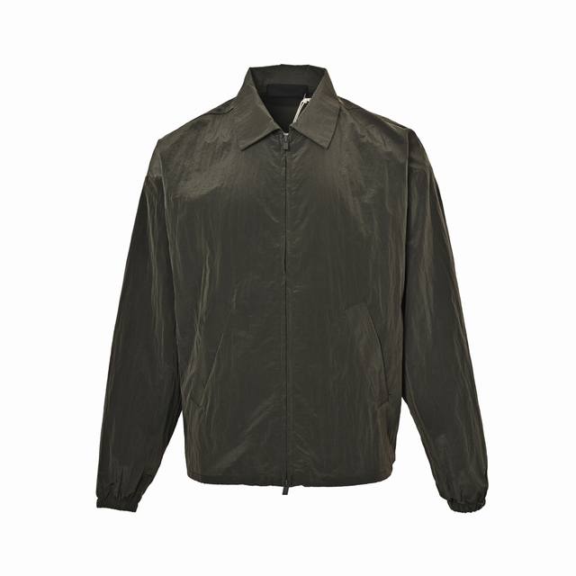 本地自取：360 fear Of God-Essentials 24Fw 复线金属尼龙夹克外套 面料定织定染完全对色，金属尼龙的光泽质感和纹理还原到位，外层面料