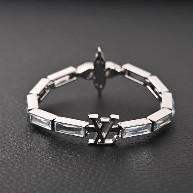 本地自取230 louis Vuitton/路易威登Lv 锆石白水晶手链 lv Reflect 手链-编码：M0984-官网在售价￥10,1240Rmb,Lv