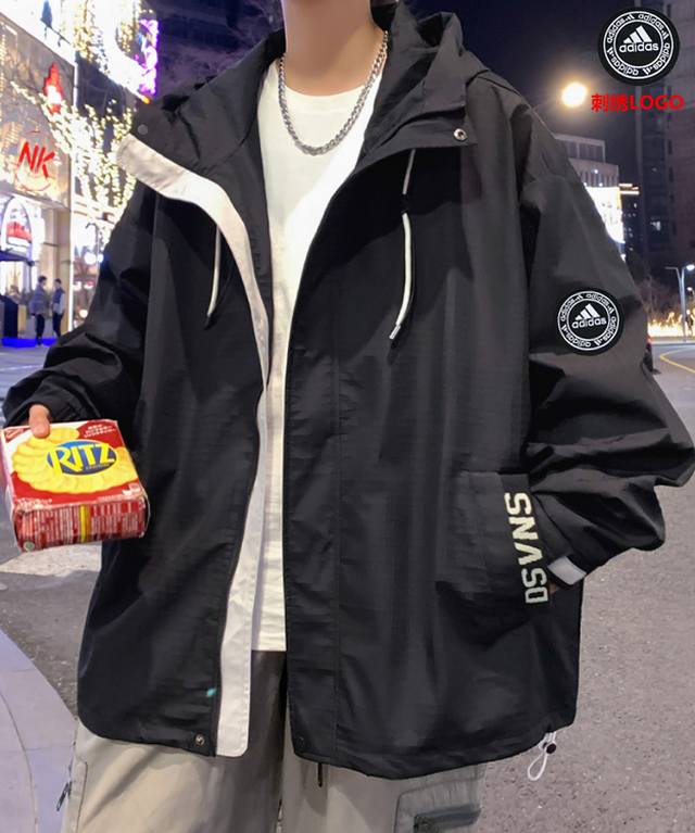 p230 【秋季新品】刺绣Logo 阿迪达斯Adidas联名卡通神偷奶爸小黄人系列，经典三条杠，海外秋季限定全新系列连帽冲锋衣防风连帽夹克连帽外套！ : 拼接风