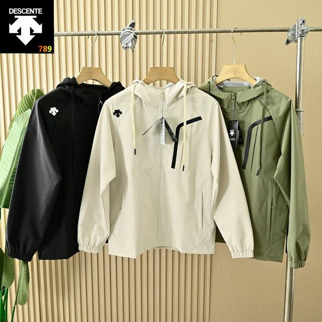 190 descente 25年春季迪桑特户外防风防水拉链连帽休闲冲锋衣夹克功能性薄款外套， 面料采用轻薄、防风，透气，轻量，耐磨，Dwr处理（防泼水）能凝结面