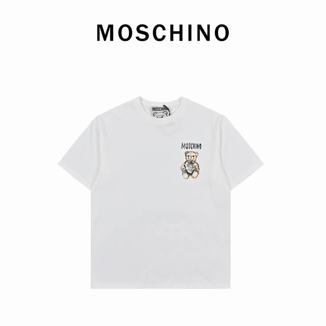 本地自取170 moschino莫斯奇诺小熊印花短袖T恤 g网在售￥5200+这次采用的是彩色涂鸦手法，零乱的线条分布在小熊的轮廓，可爱萌趣的基调上还有一些酷感