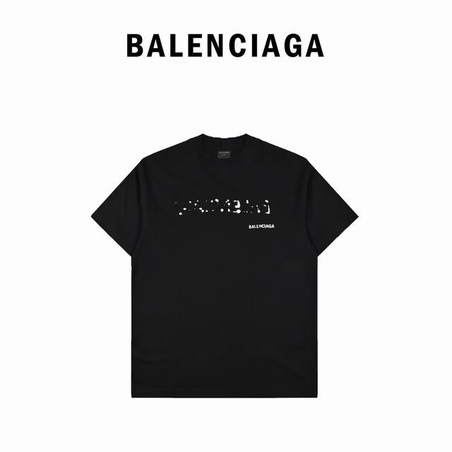 本地自取200 balenciaga巴黎世家模糊字母阴影短袖 原5.300购入，采用特定重磅16S230Q精棉平纹针织定染对色面料，定织一字拉架罗纹对板同缸染色