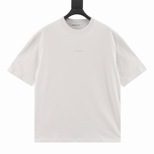 130 acne经典水洗做旧T恤。Acne Studios是来自瑞典首都斯德哥尔摩的多元时尚品牌，近年来广泛入住国内外大型商场。创始人兼设计总监Jonny Jo