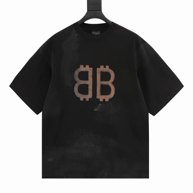 p140 balenciaga/巴黎世家 橘字Bb印花圆领短袖 原￥10,900购买，精纺平纹面料、赃污油墨印花、洗水做旧效果、石磨破洞设计、大廓形版型、全套辅