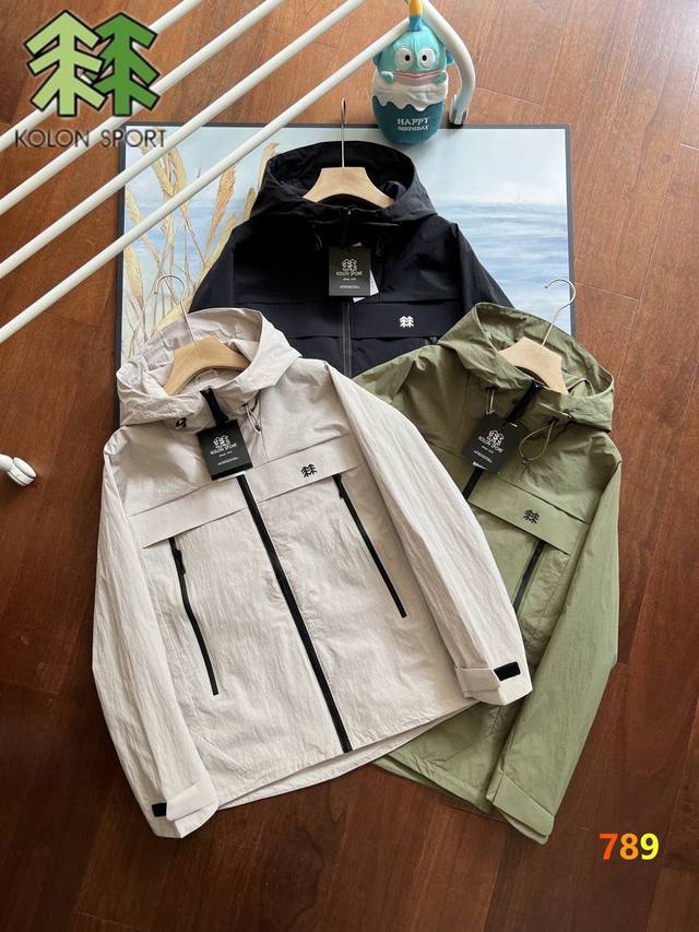 p250 kolonsport—可隆防水透气软壳冲锋衣 三层压胶技术，防风雨，防静电，抗撕耐磨！做到了即轻量，又具备很好的三防效果，轻松应对各种户外复杂环境！专