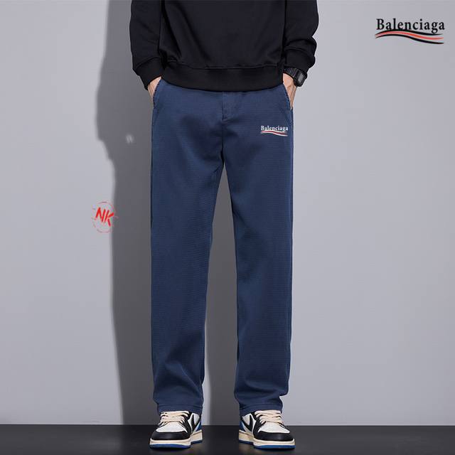 p180【春季新品】 专柜印花款国际顶级奢侈品牌巴黎世家新款潮流牛仔裤，美式工装直筒高腰莱赛尔休闲裤，男士百搭款众多明星上身。免税超低折扣。高品质潮牌代购。吊牌