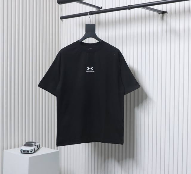 p200 巴黎世家 安德玛 × Blcg × Ua 25Ss 跨界联名刺绣短袖T恤 轻奢主义 男女日常通勤穿搭必备单品 正确版本 随意对比 详细特征 · 230