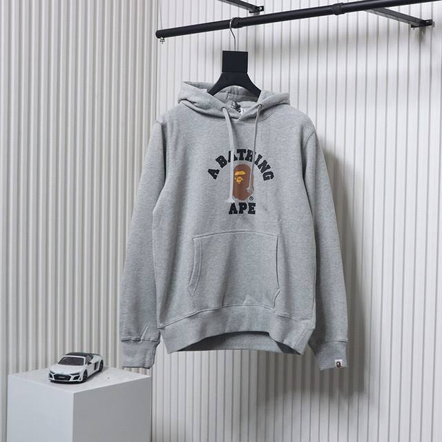 p190 Bape猿人头Logo印花帽衫 高端不简单！内里不平凡！马甲外套皆可搭配，胸前采用标识Logo印花结合猿人头的设计，加上高克重面料，手感柔软，上身亲肤