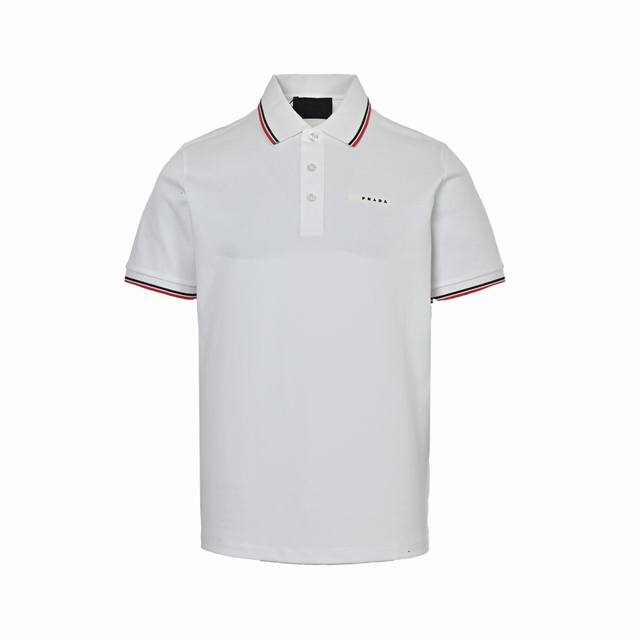 本地自取：180 prada/普拉达 胸口袋硅胶饰条Polo短袖 胸前经典皮标字母Logo，以及假口袋细节，典型精准的英式版型裁剪，各年龄段均可驾驭，满足任何日