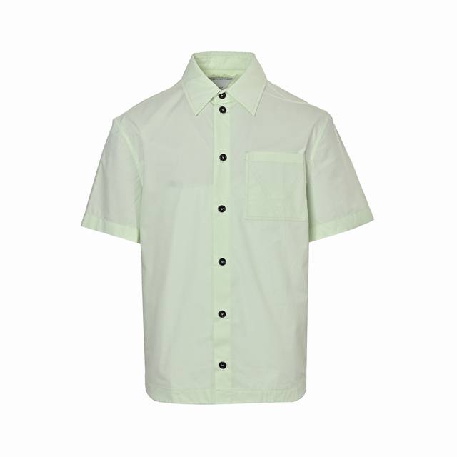 本地自取: 210 bottega Veneta/Bv 胸口V标短袖衬衫 全棉面料染色而成，口袋双线车缝V字形状，和品牌相互呼应，采用202粗线，让针距和走线更