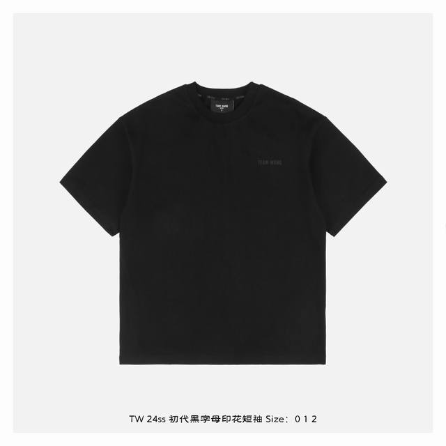 本地自取：200 team Wang 24Ss 初代黑字母印花短袖 从地下Club的音浪到烈日下的斑马线，搭西装狂，配垮裤野，一件解锁王嘉尔同款「Black A