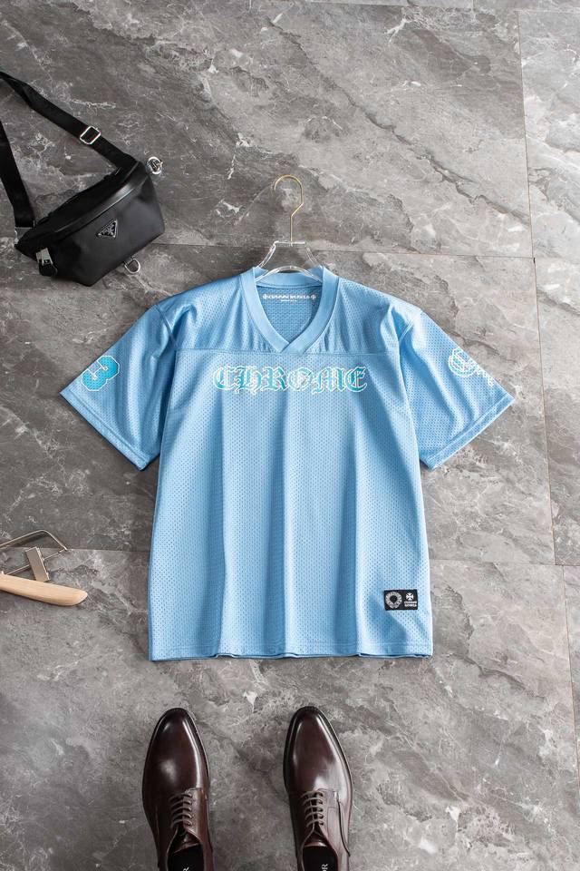 220 最高版本Chrome Hearts克罗心 梵文网眼冰球服短袖，秒杀通货版本，双面网眼定位非常耗时 人工损耗成本很高 和市面上那种薄的透底的垃圾货完全不是