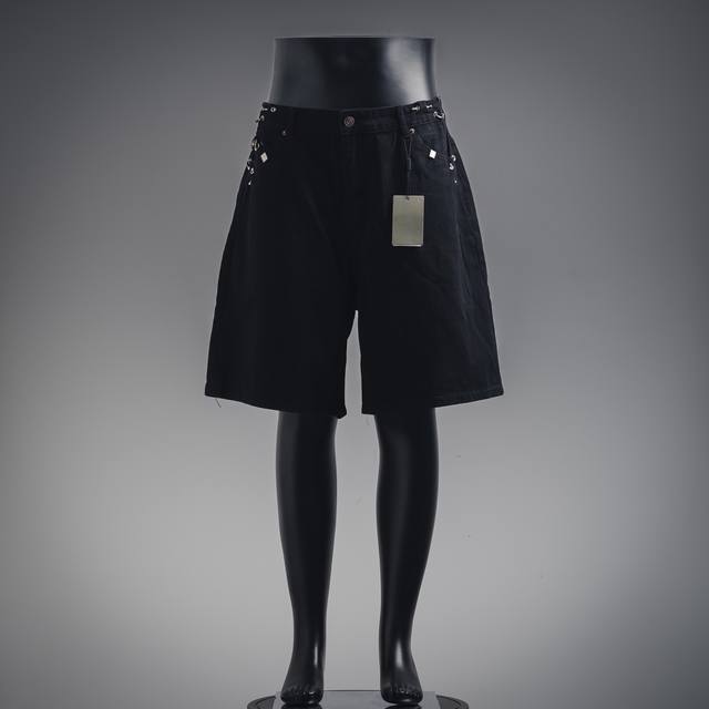 本地自取290 balenciaga/巴黎世家Blcg 24Ss柳丁火机头穿孔宽松牛仔短裤 原版开发，采用380克高端定制赛络纺面料，百分百纯棉.洗水孝洗.每个