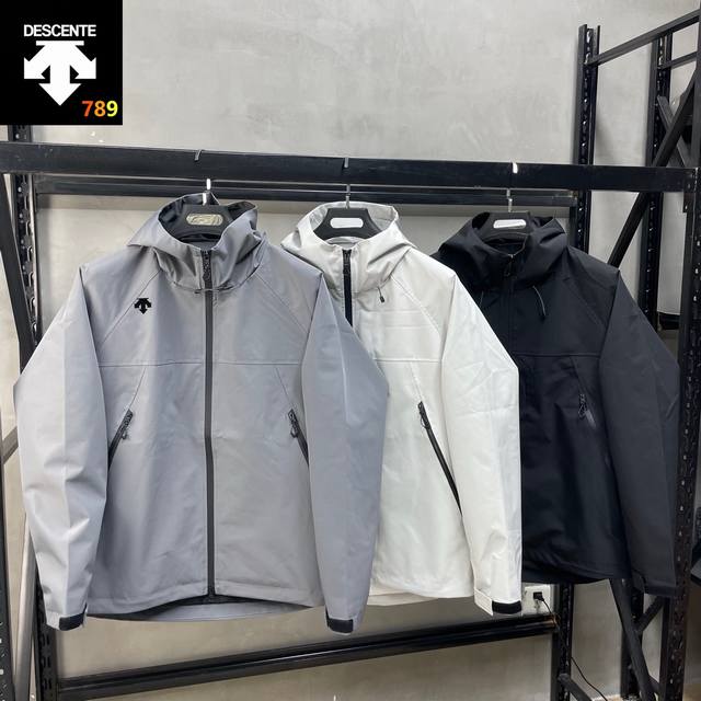 p200 descente迪桑特硬壳硅胶立体Logo夹克外套冲锋衣 多种元素 精致百搭 上身舒适 宽松有型 情侣款推荐 丝绸面料 亲肤柔软 滴胶经典印花 各种胶