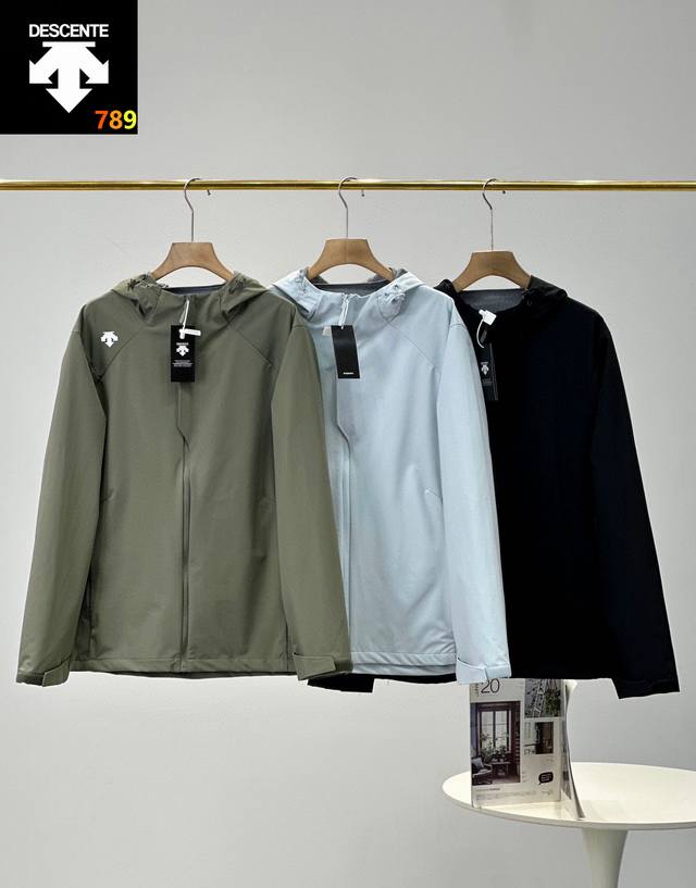 p270 descente 迪桑特 防风 防连帽薄款冲锋衣外套 高端定制！防风防水防静电！抗撕耐磨！保暖锁温！ 秋冬新款Descente/迪桑特男士防水透气软壳