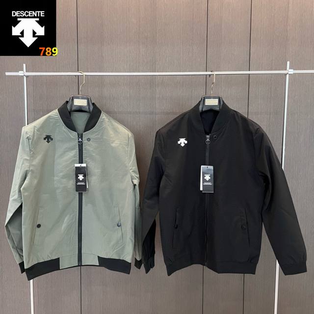 p160 25春· Descente 迪桑特新款机能户外男女夹克风衣棒球服外套 将经典棒球元素融合现代化设计！并采用该系列自1953年延续至今的经典配色～在满足