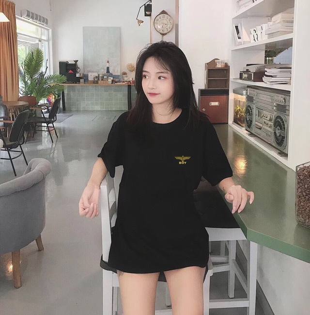 60 上新！Boylondon经典圆领短袖T恤，标志Logo极简的设计转化为服装语言，就如这件基础短袖T恤，有着极其细腻的面料质感，平淡中无处不透入极简高级质感