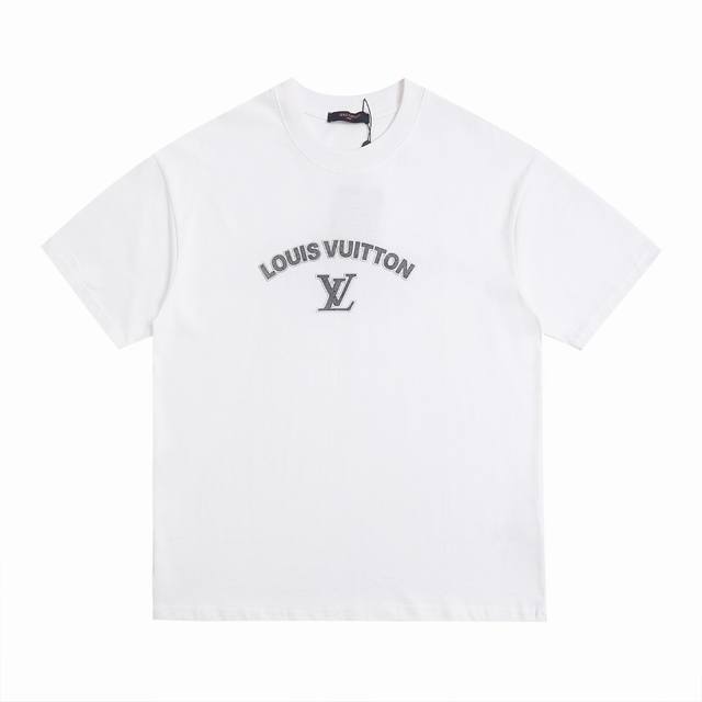 上新 本地自取200 louis Vuitton路易威登硅胶三D烫字母短袖 最高版本！定制面料270克双纱！ 辅料：开模原版过鉴定领标100%真丝洗水标。正品代