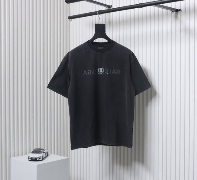 p200 Balenciaga/巴黎世家 25Ss 反转字母双B印花水洗破洞短袖T恤 内马尔同款 众多明星选择， 购入原版对版操作。炒雪花工艺，领口，袖口，下摆