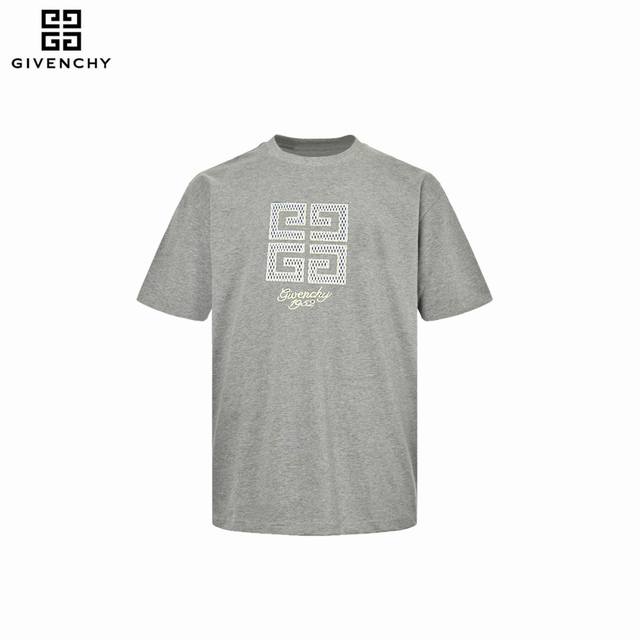 本地自取：170 givenchy/纪梵希 25Ss 网布4G刺绣Logo短袖 采用24S特纺紧密棉面料，正面饰以4G网面刺绣，贴布绣的绣法相对简单，通常是将贴