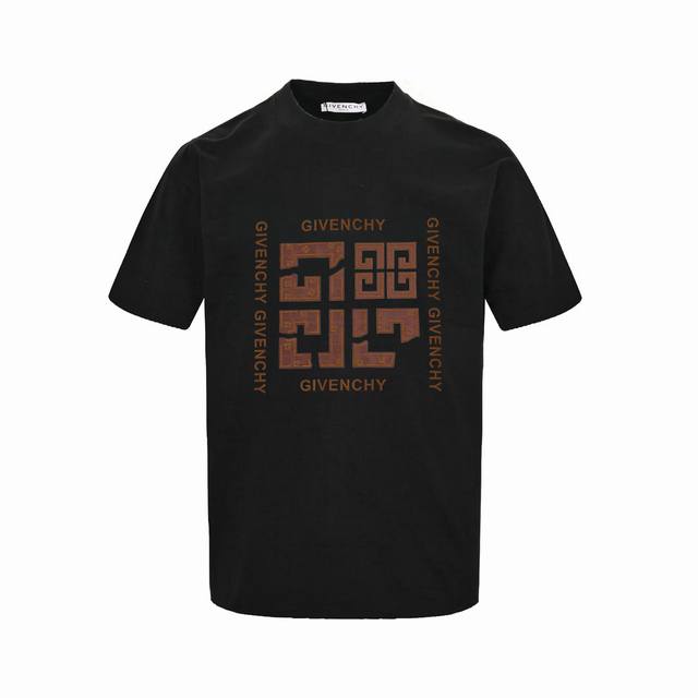 本地自取180 givenchy/纪梵希 25Ss 立体压胶字母短袖T恤 精选32支260克双纱纯棉原版面料，触感柔软舒适，透气性好。此款T恤由大厂精心制作，工
