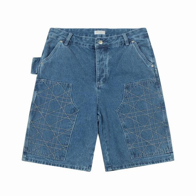 本地自取200 dior 迪奥 2024夏季新款 官网同步 修身剪裁 纽扣门襟 定制皮章 线条走线点缀 男女同款 牛仔短裤 颜色：蓝色 尺码：Xs-L