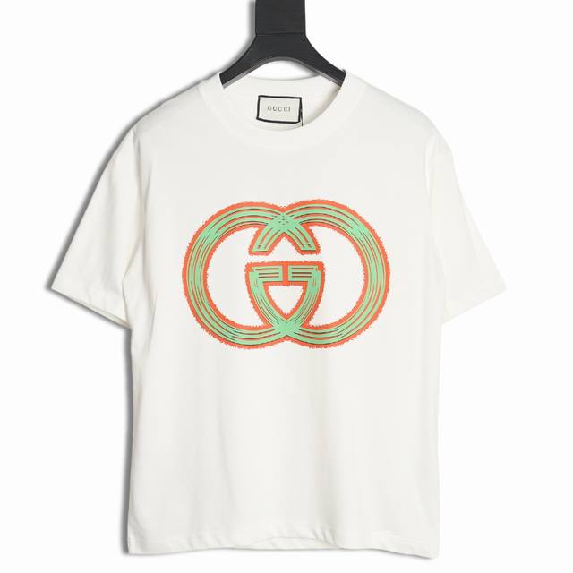 本地自取180 gucci 古驰 24Ss 大双G短袖T恤 面料采用定制240G 26支特滑双股精棉平纹高密无尘全棉布料。前幅高密度加厚，走线平整，代工品质，全