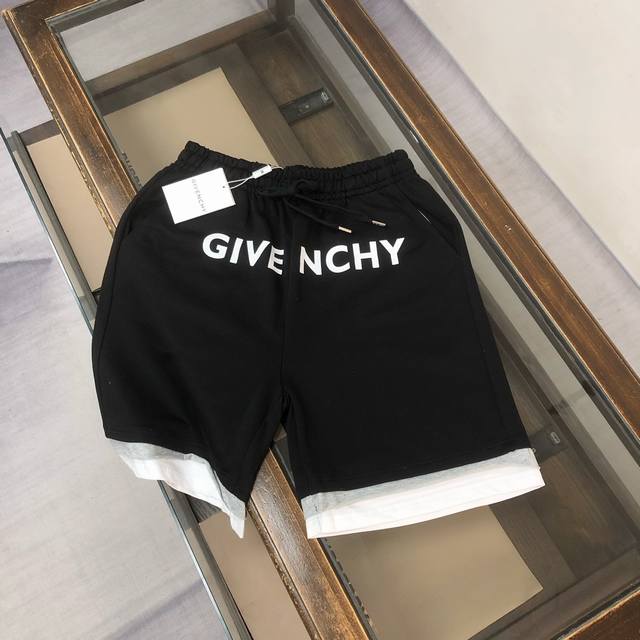 p170 Cgiv*Enchy 纪梵希 2025春夏最新款休闲短裤，定制面料 ～品牌标识印花Logo设计！款式简单又不失档次三标齐全、透气舒适度高，细节无可挑剔