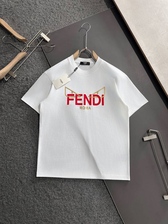p200 Fd 2025Ss春夏最新款圆领时尚短袖T恤，官网同步，专柜纯棉面料！贴肤舒适，耐看又好穿，经典简约Logo设计，原厂工艺一丝不苟，型男必备单品 码数