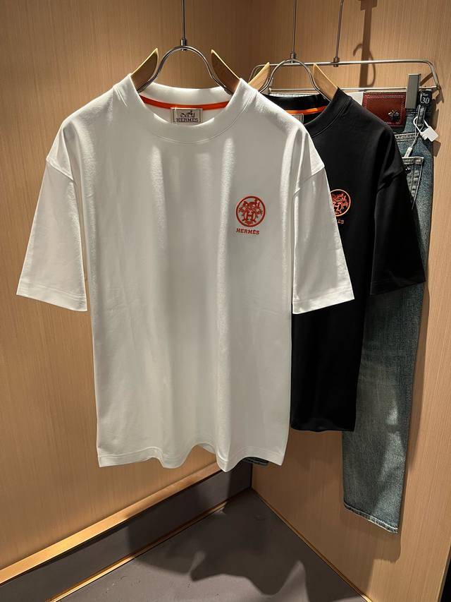 P220 Her*Mes爱*仕2025春夏新款男士短袖打底T恤，全新升级百搭基础款，低调奢华，品格之选！甄选优质精选纯棉面料！打造而成，享受轻松自在的穿着体验，
