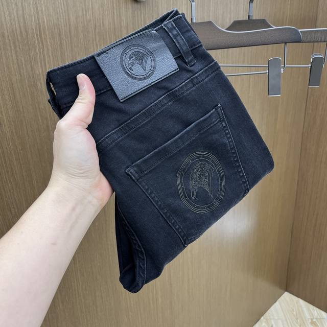 p270新款 Sr 2570春夏新款男士休闲牛仔裤，顶级品质！渠道订单，官网同步出售！！原厂订制牛仔全棉材质！适合休闲/正装各种搭配～日常通勤的极品！！Ftd尺