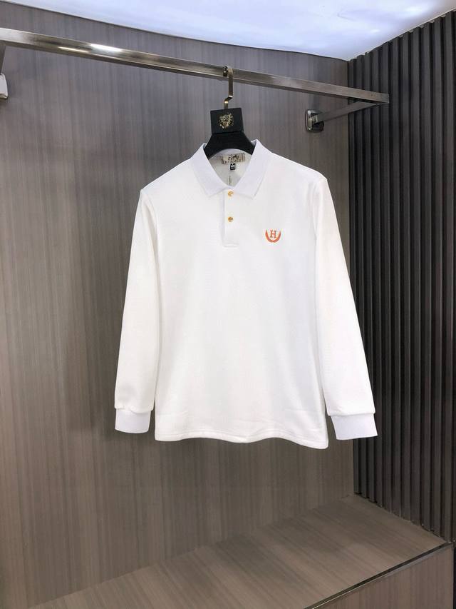 p260 爱马仕。内里加绒 专柜大爆款Polo长袖T恤绣花工艺休闲时尚外穿 内搭必备款，定制进口朱地棉面料，面料手感细腻，贴身舒适不扎肉，上身版型好 穿着保暖，