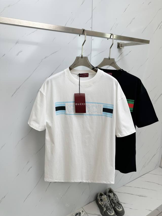 p200 Gucci 2025Ss夏季最新品，专柜同步有售，原单狠货，时尚休闲圆领短袖T恤，上身舒适！吸睛而有亮点，采用进口原版面料，顶级工艺字母图案Logo，
