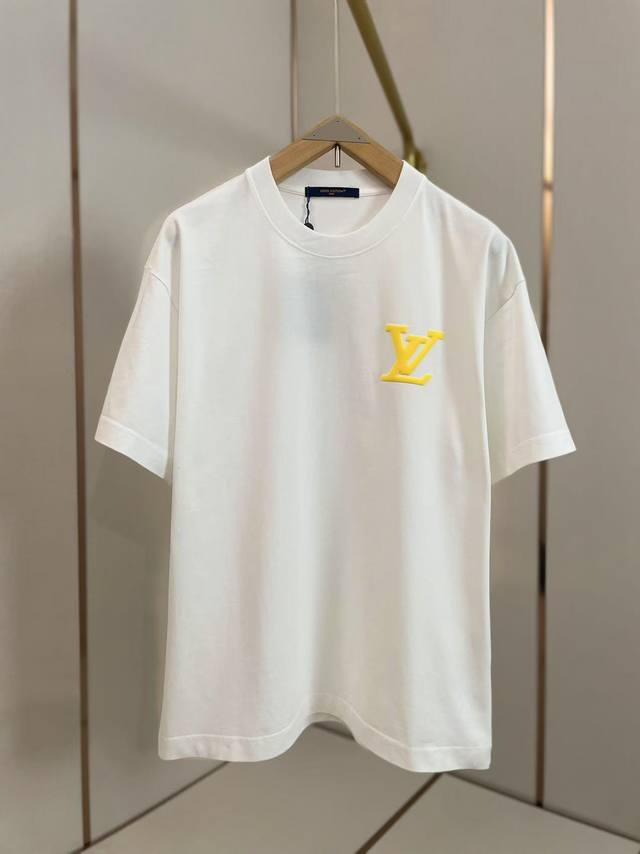 p170 Lv 2025新款黄色字母T恤 发泡工艺立体有型 双层螺纹领口 肩部通肩压条 280G纯棉面料 黑白双色 男女同款码数S-Xxl 2025