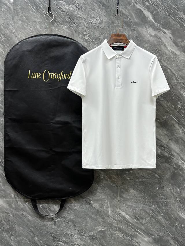 p260。 Kiton# 2025春夏新款首发专柜最新Polo衫 高端订制 设计前卫时尚！品牌Logo重工艺设计 高端定制230克面料.手感柔软.穿着舒适.专柜