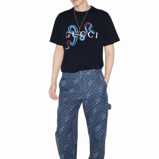 p180。 Ed Gu*Ci 25S 早春新品 棉质针织 蛇年限定印花 金沙相伴 腰缠万贯 男女同款圆领T恤 蓝色 S M L Xl