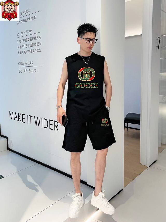 直批170 品牌【Gucci古奇】2025春夏季新品背心套装，经典简约款式 任何人都可以轻松驾驶 进口定制丝光棉面料 手软舒适有型 吸汗透气 ，胸前经典品牌字母