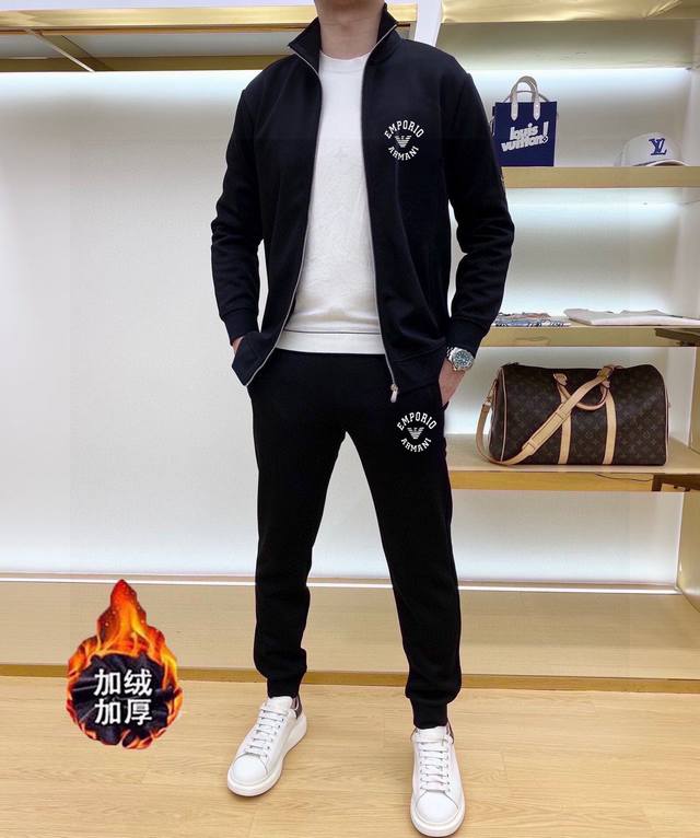 直批290 品牌【Armani阿玛尼】(加绒加厚)2025春款新品 ，明星最爱时装味休闲套装，干净利落剪裁 ，都市风十足 采用精品定制面料，内里保暖效果极佳，手