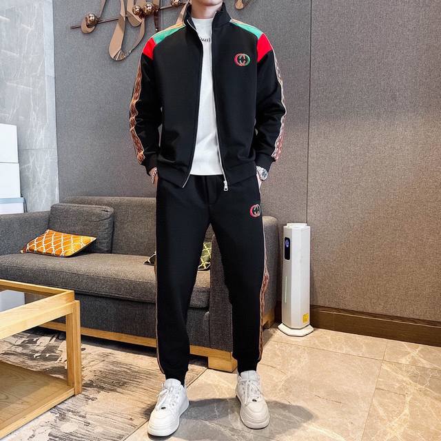 直批300 【Gucci古奇】爆款套装来袭 专注官网原版 2025全新爆款开衫卫衣套装 原单狠货倾注顶级设计师的精心之作 就为一个贴合、完美的上身效果 全天然优