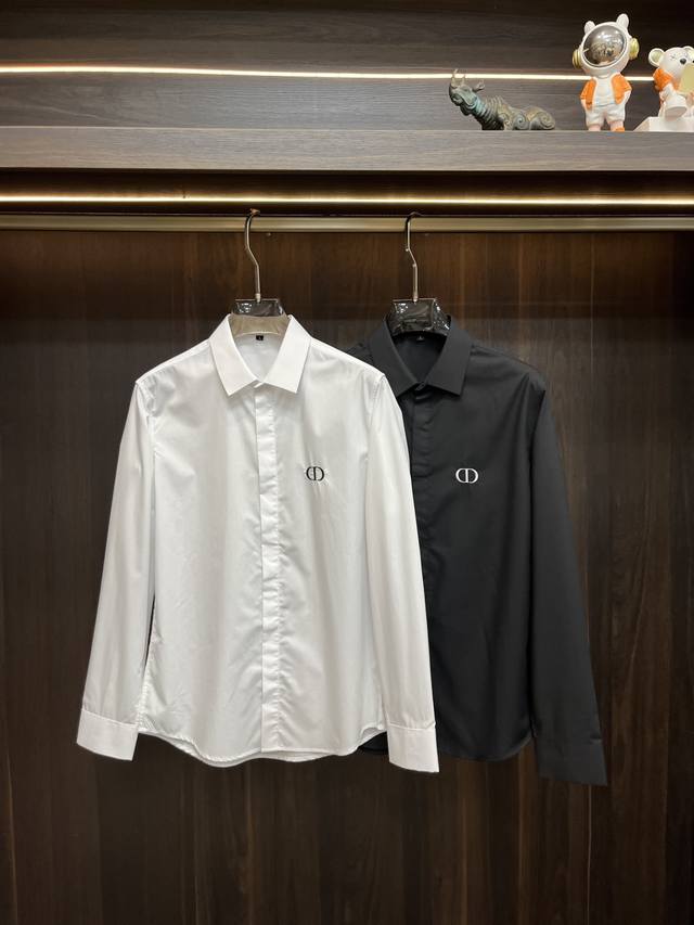 主推P250 Dior 迪奥 独家专供春季新款时尚休闲衬衫，长袖刺绣衬衫。高级密针刺绣、高端欧版原单衬衫，透气舒适度高，细节无可挑剔，品牌元素设计理念，体现高品